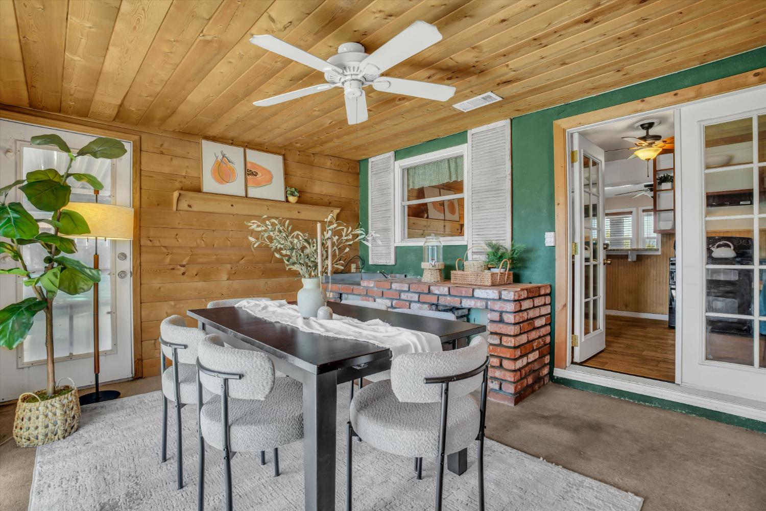 628 E North St, Manteca, CA 95336