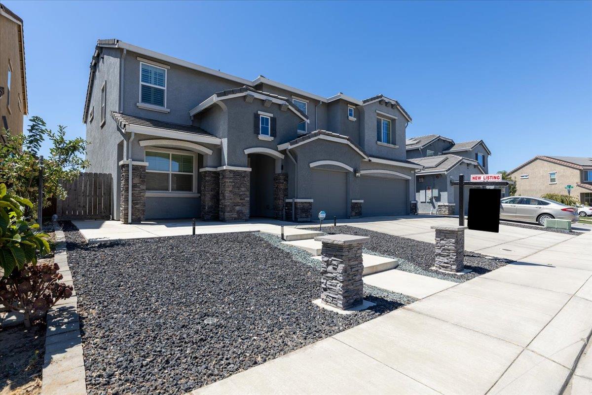 870 Storybook St, Manteca, CA 95337