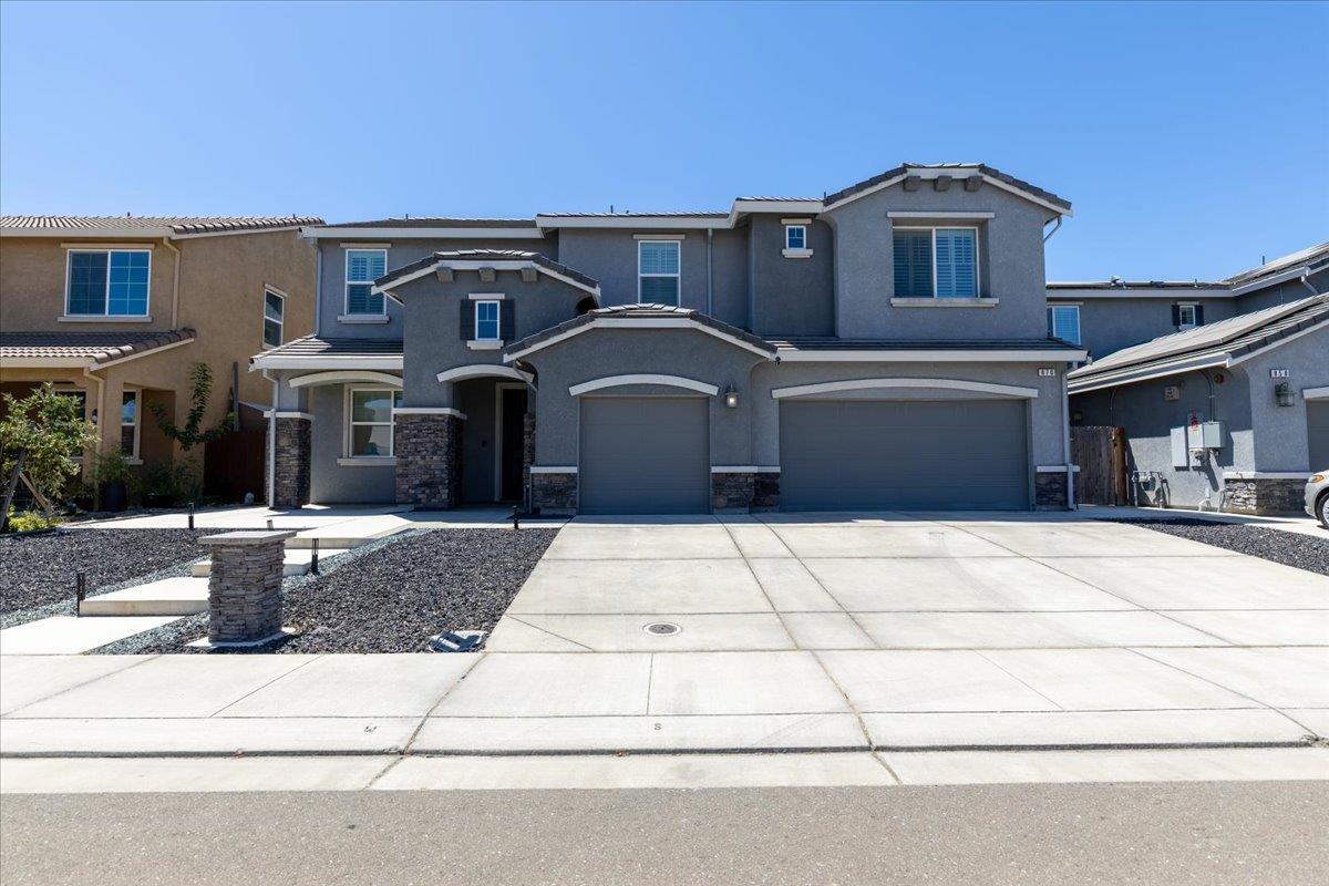 870 Storybook St, Manteca, CA 95337