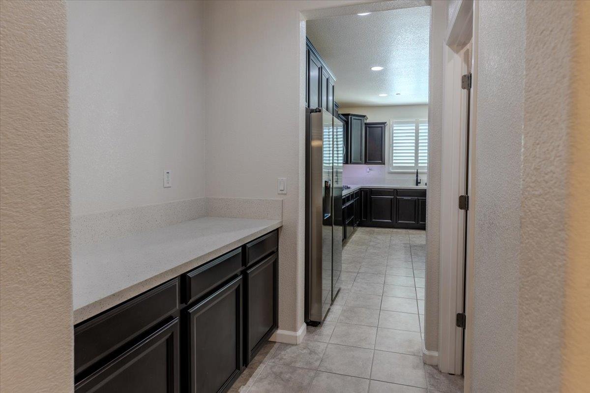 870 Storybook St, Manteca, CA 95337