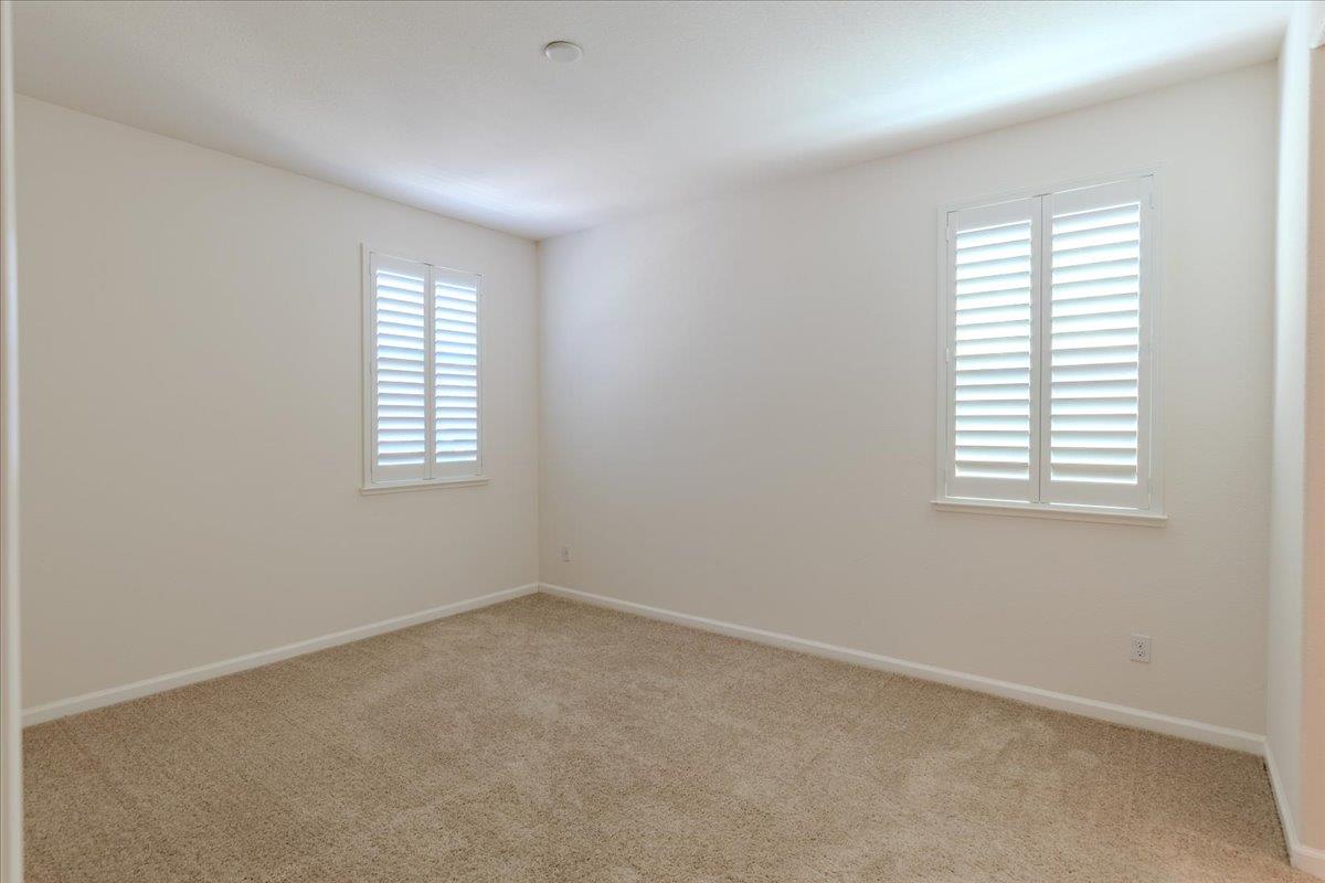 870 Storybook St, Manteca, CA 95337