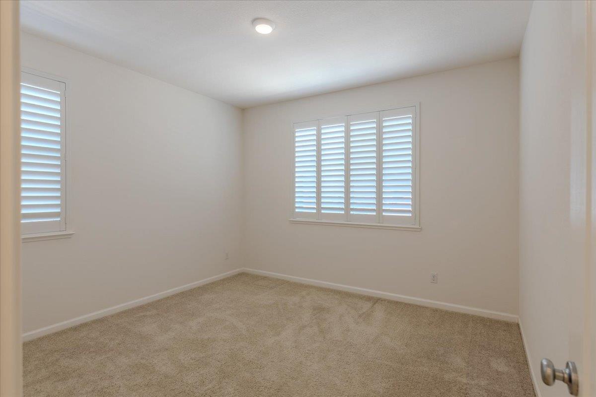 870 Storybook St, Manteca, CA 95337