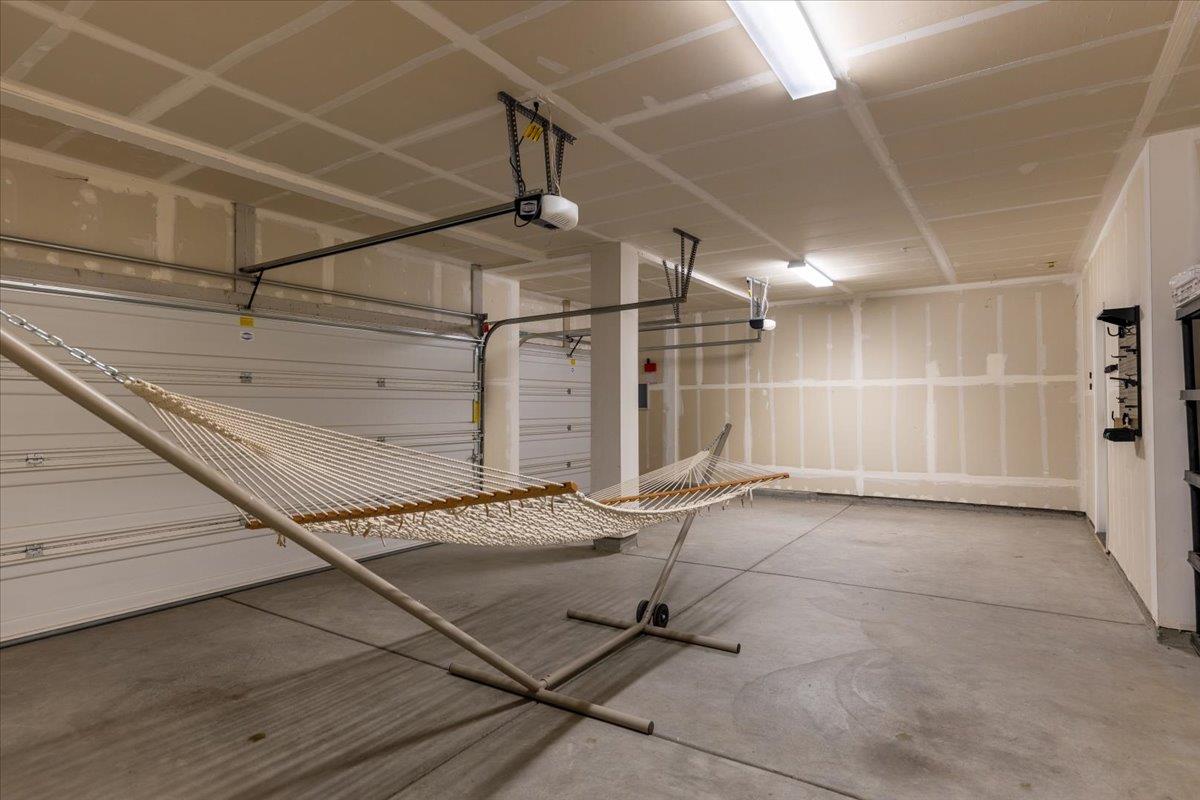 870 Storybook St, Manteca, CA 95337