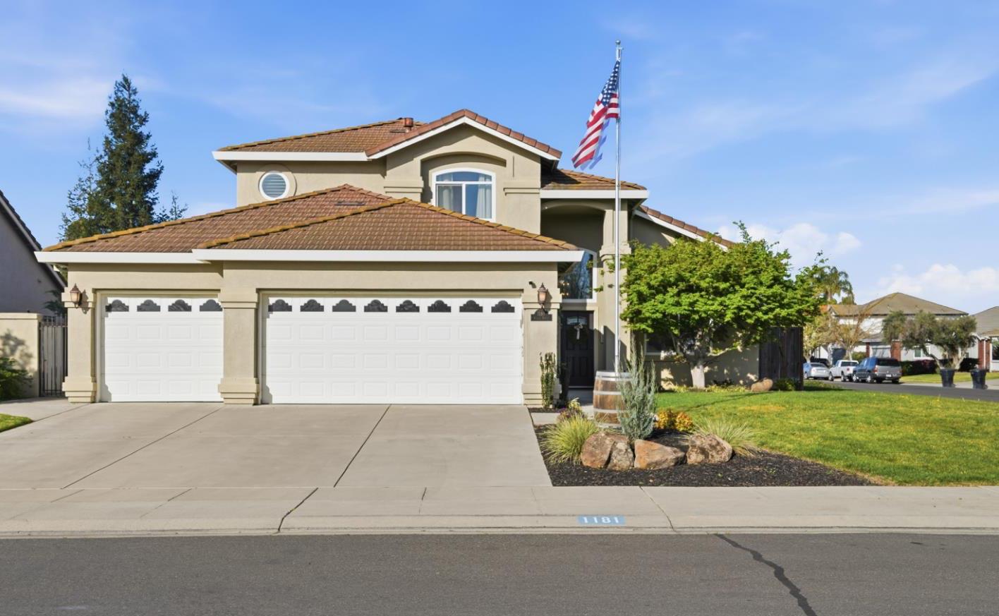 1181 Azalea St, Ripon, CA 95366