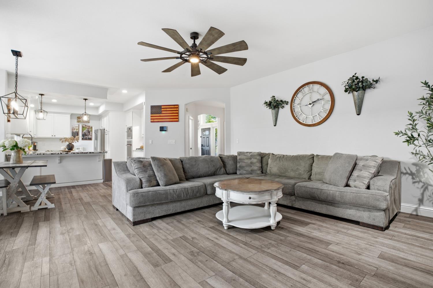 1181 Azalea St, Ripon, CA 95366