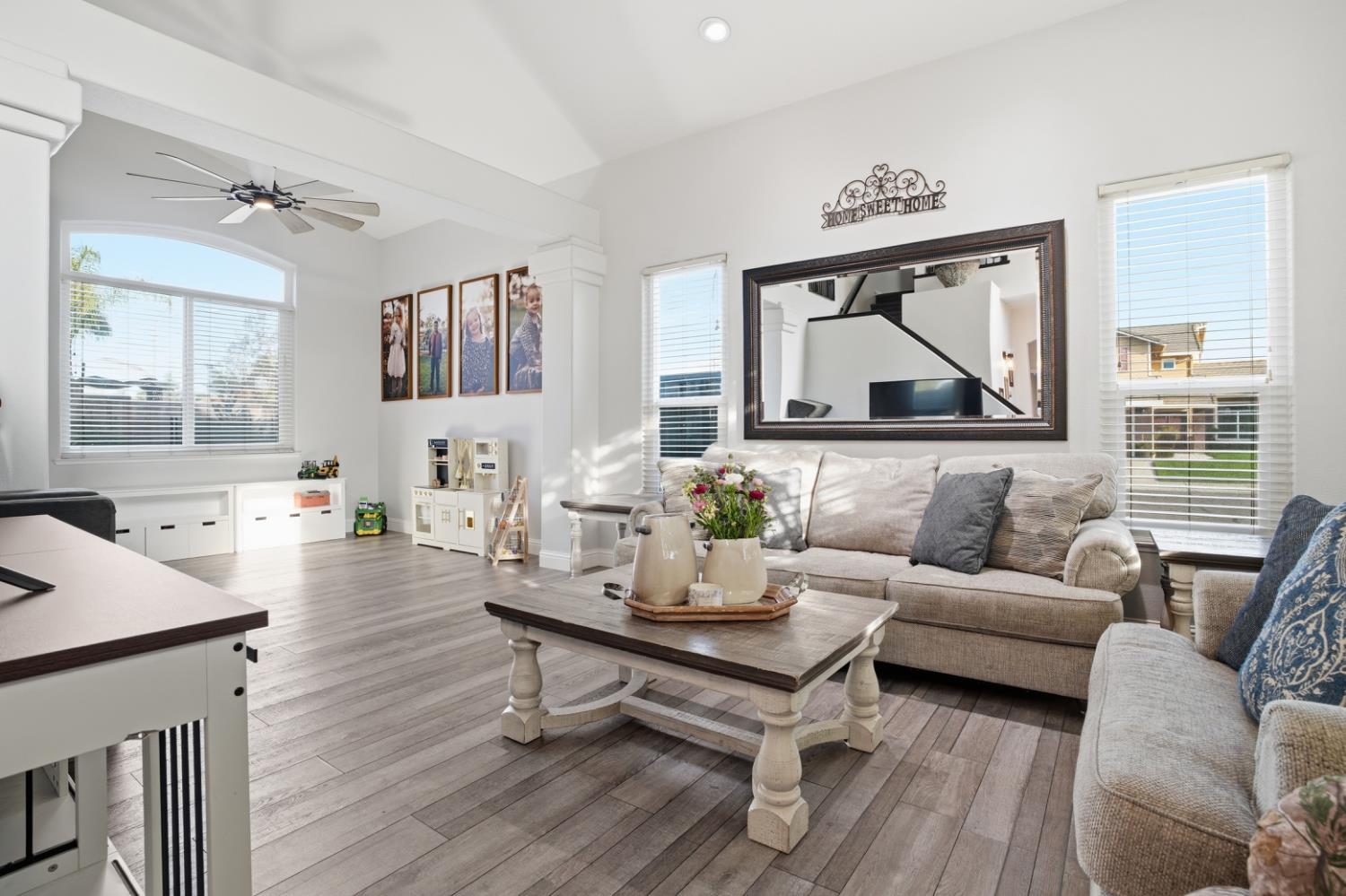 1181 Azalea St, Ripon, CA 95366