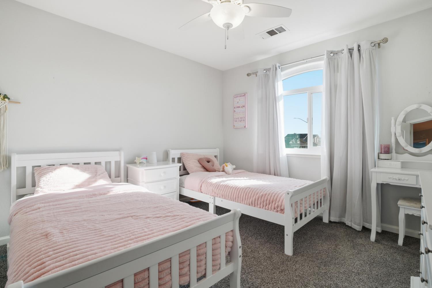 1181 Azalea St, Ripon, CA 95366