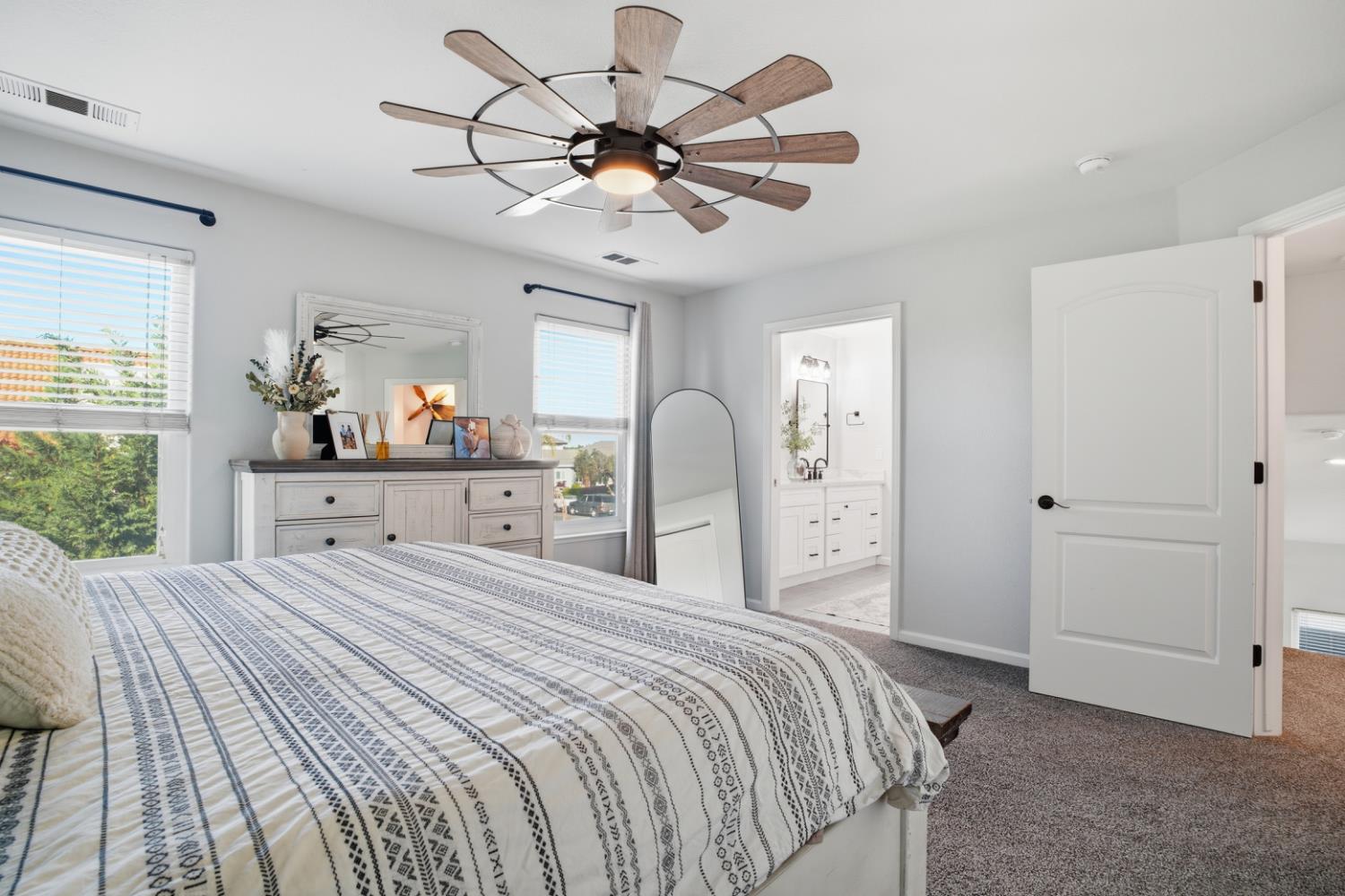 1181 Azalea St, Ripon, CA 95366