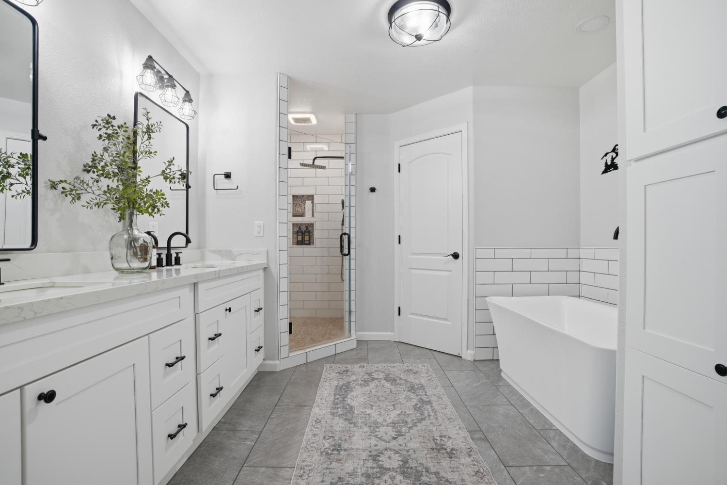 1181 Azalea St, Ripon, CA 95366