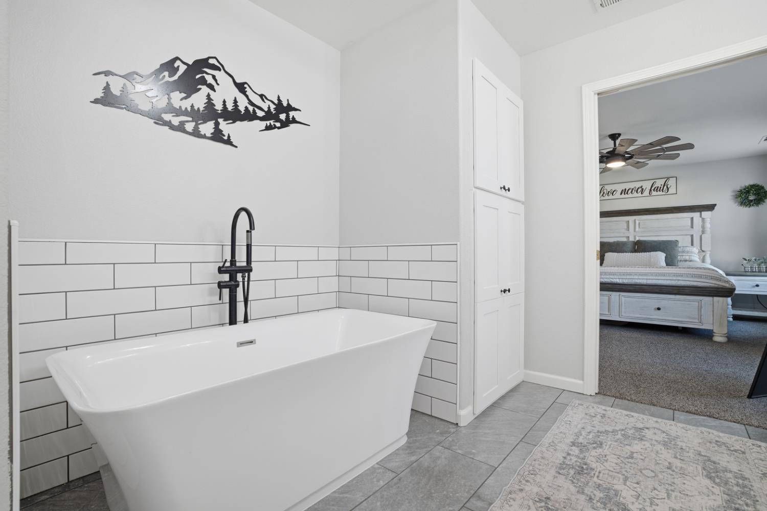 1181 Azalea St, Ripon, CA 95366