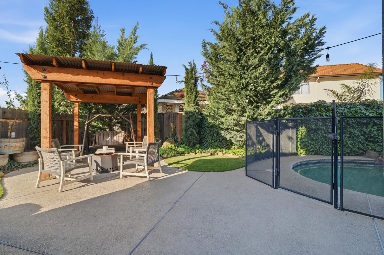 1181 Azalea St, Ripon, CA 95366