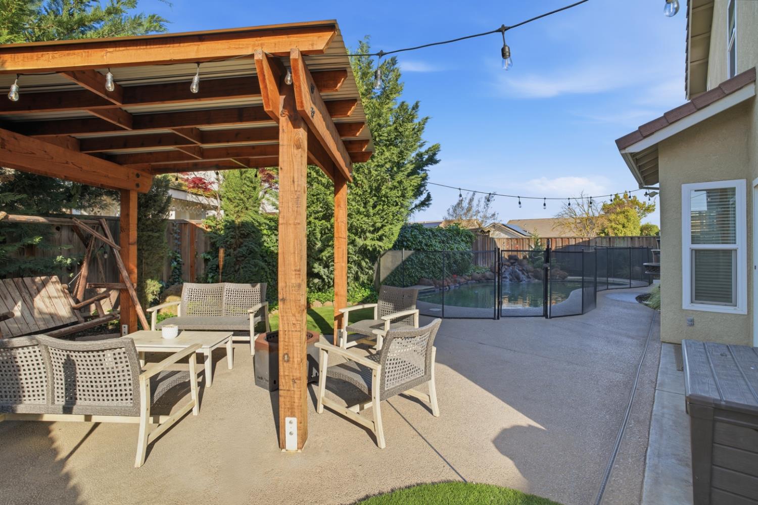 1181 Azalea St, Ripon, CA 95366