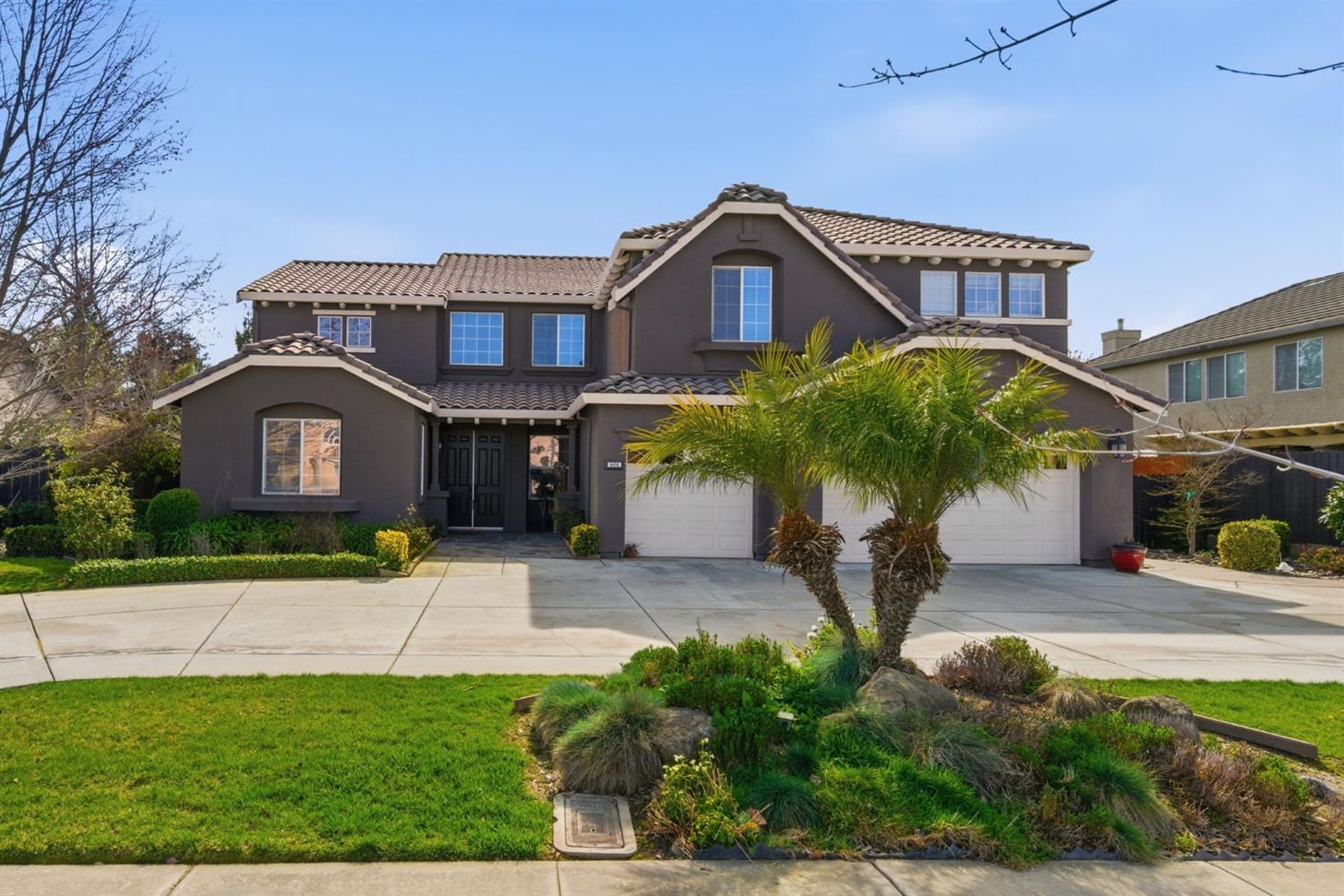 848 W Santos Ave, Ripon, CA 95366