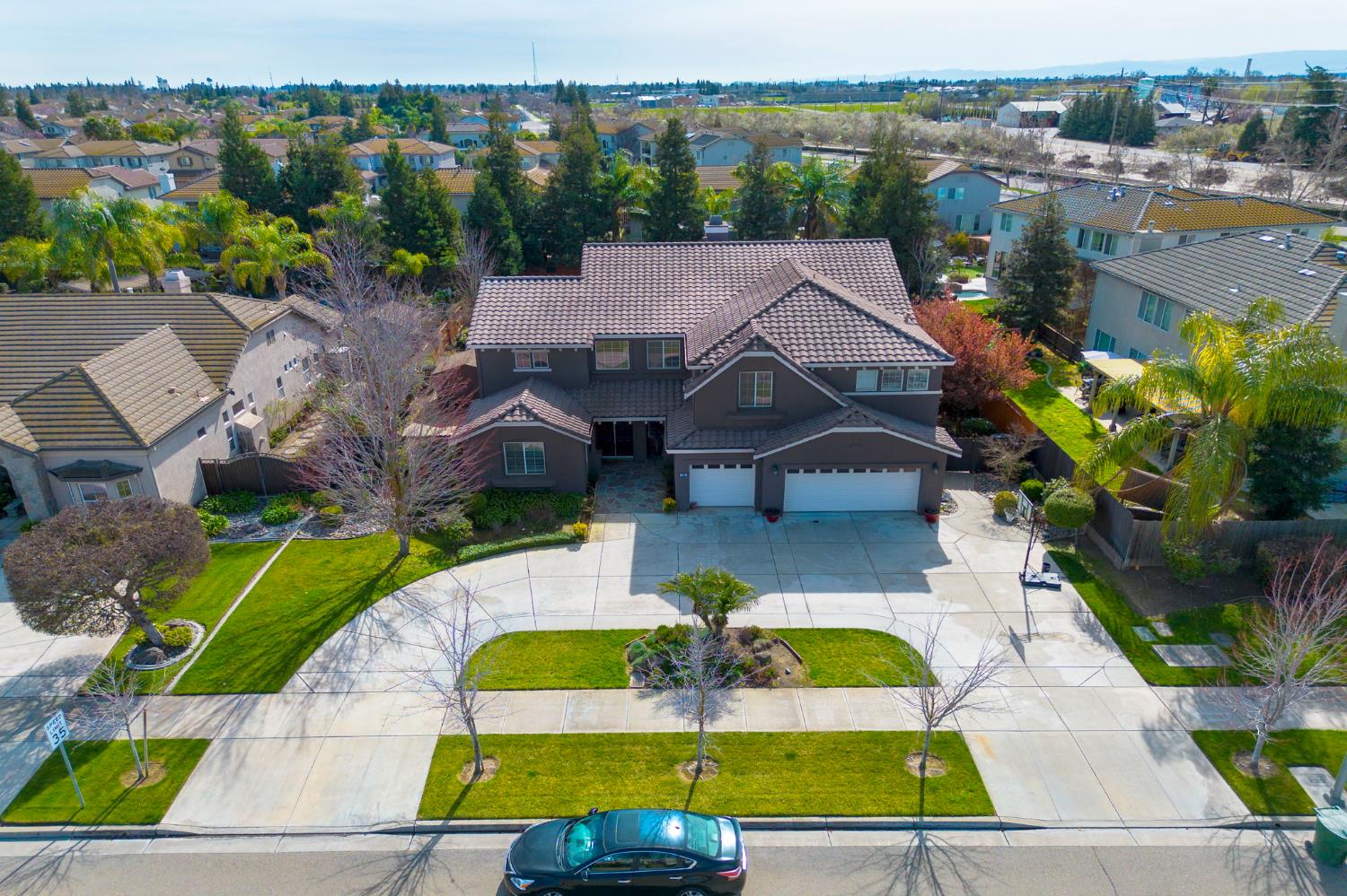 848 W Santos Ave, Ripon, CA 95366