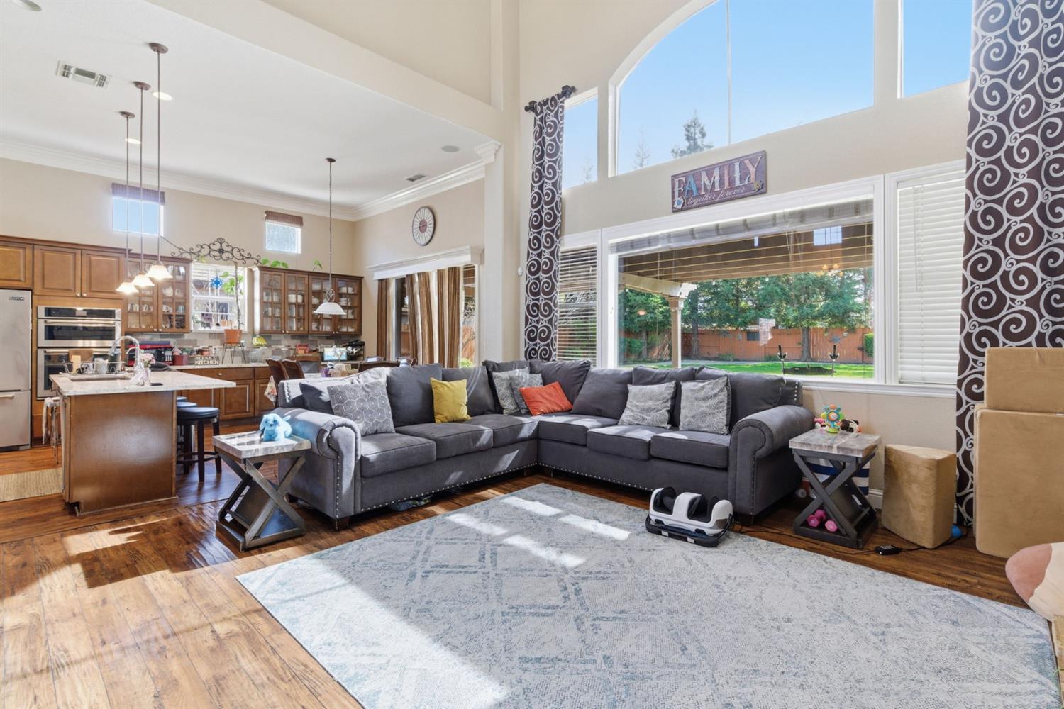 848 W Santos Ave, Ripon, CA 95366