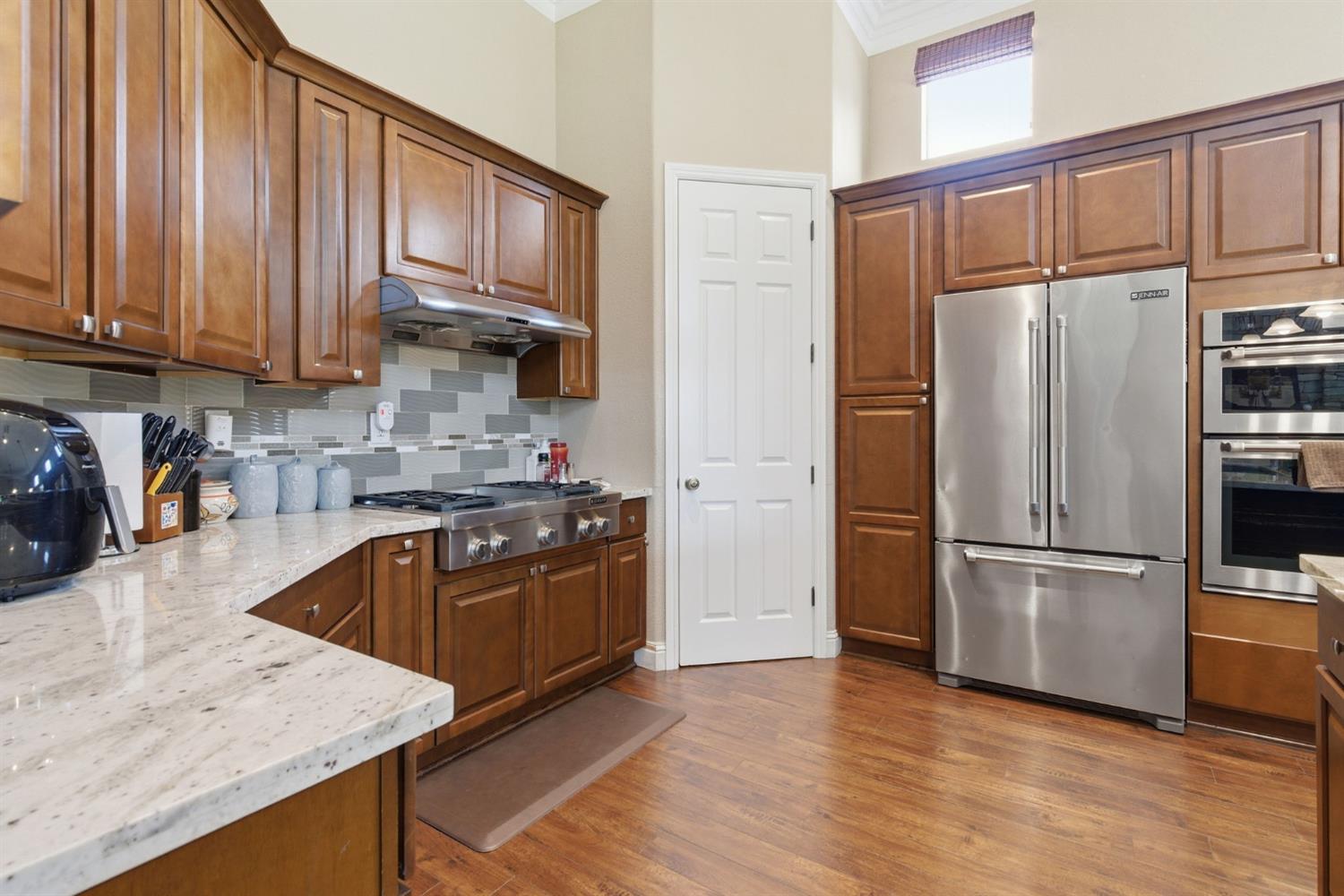 848 W Santos Ave, Ripon, CA 95366