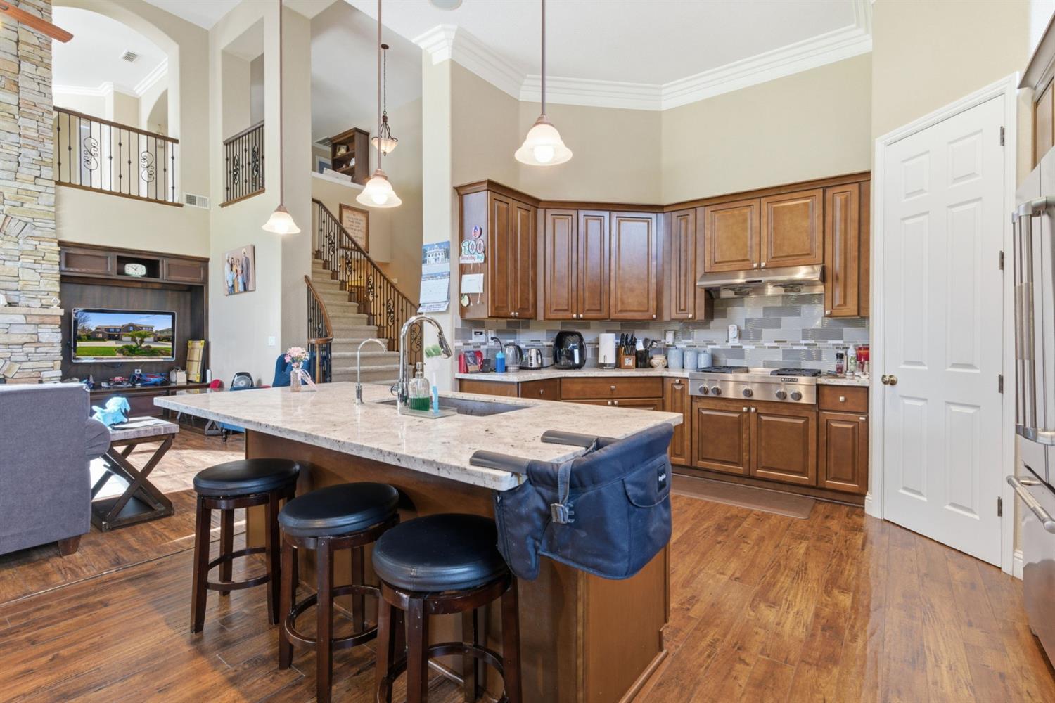 848 W Santos Ave, Ripon, CA 95366