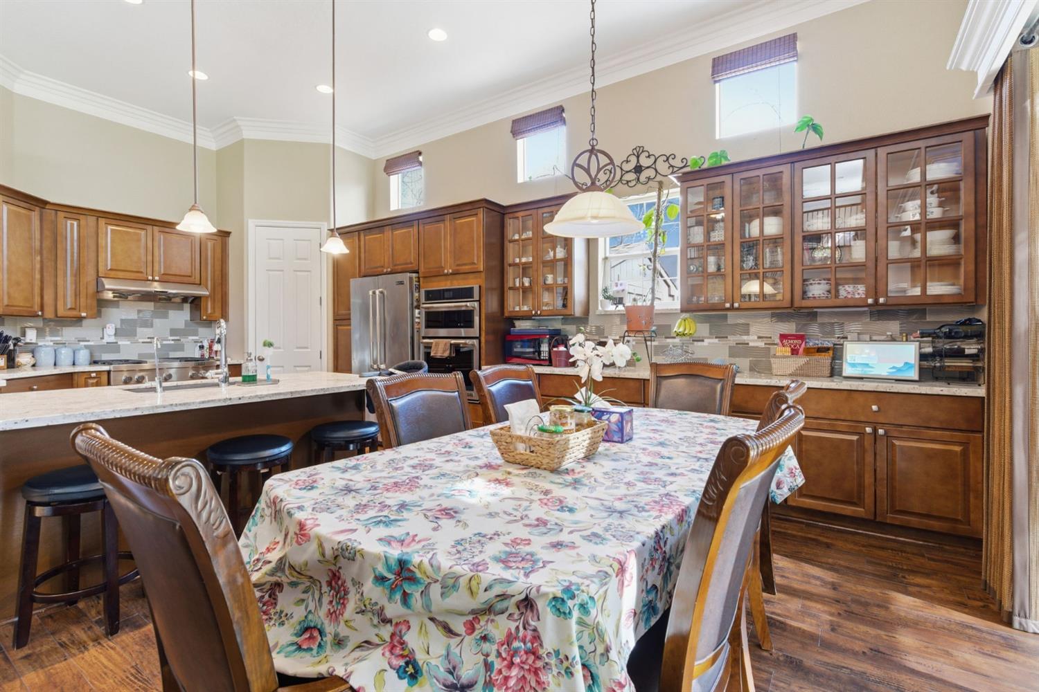 848 W Santos Ave, Ripon, CA 95366