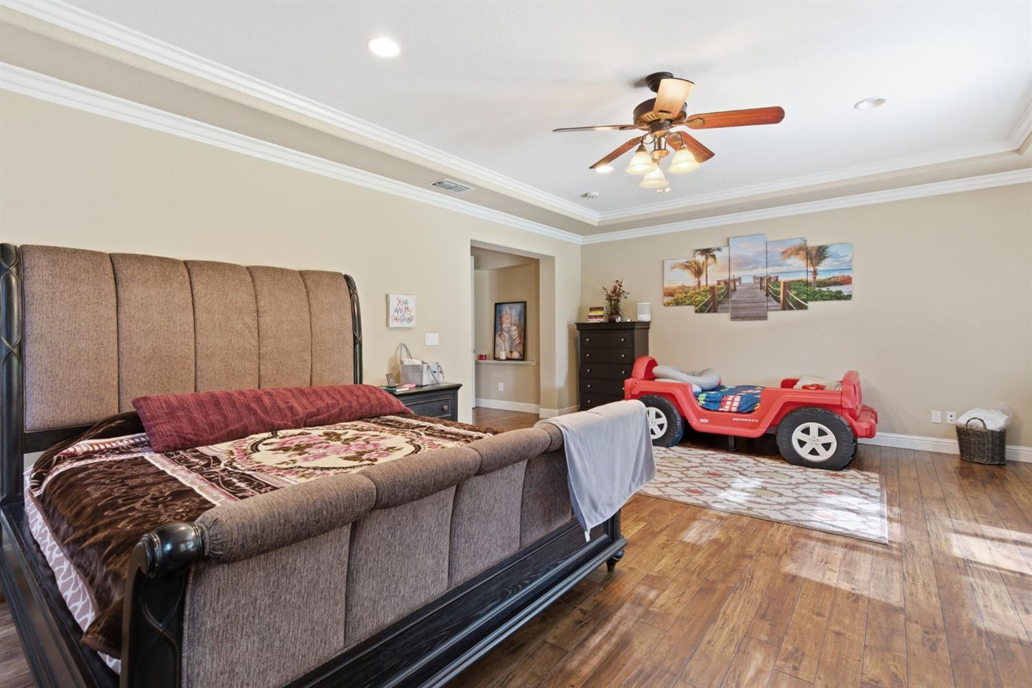 848 W Santos Ave, Ripon, CA 95366