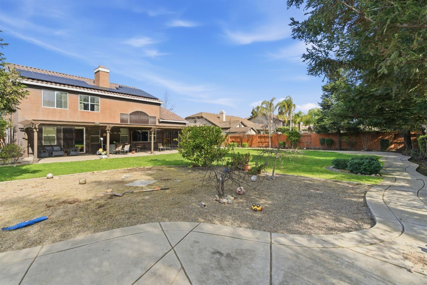 848 W Santos Ave, Ripon, CA 95366