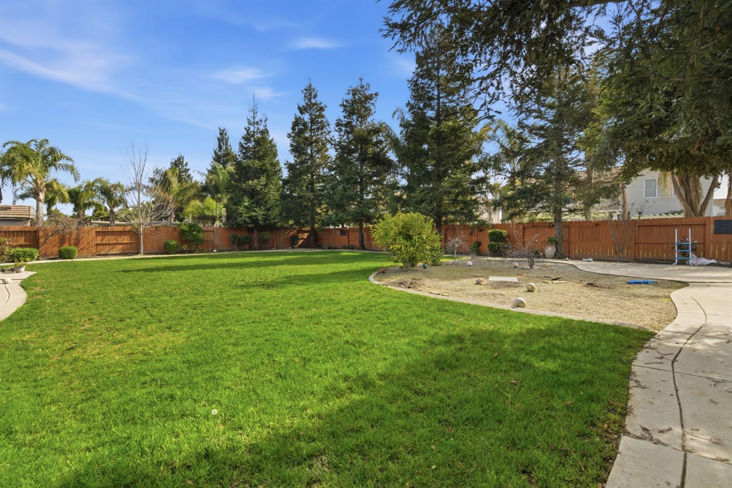 848 W Santos Ave, Ripon, CA 95366