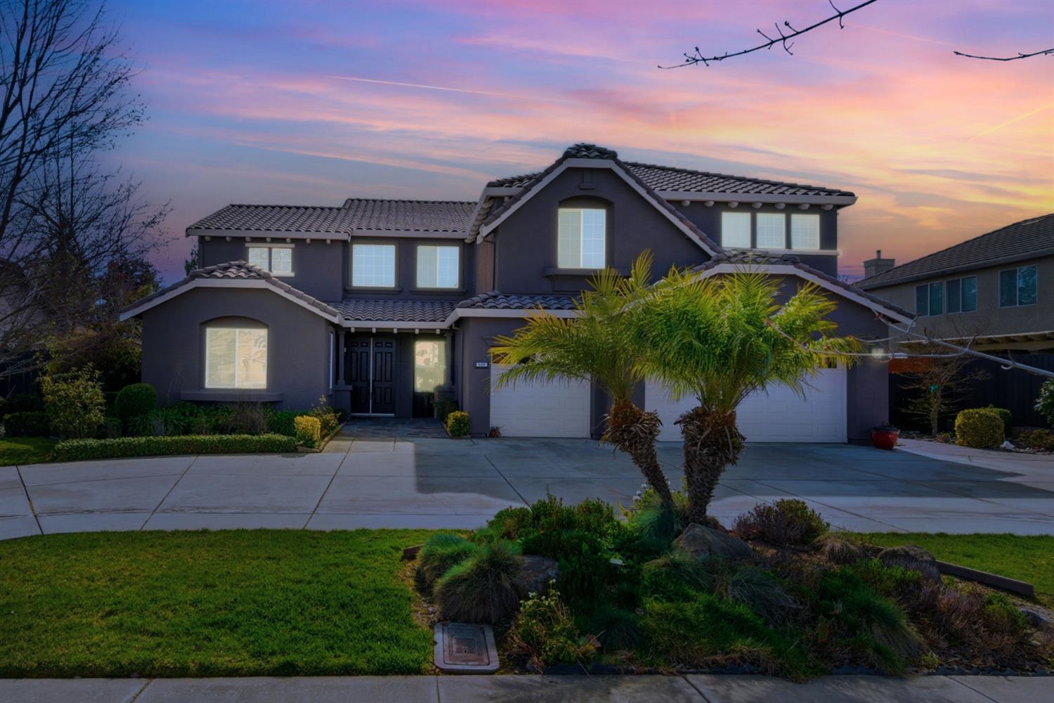 848 W Santos Ave, Ripon, CA 95366