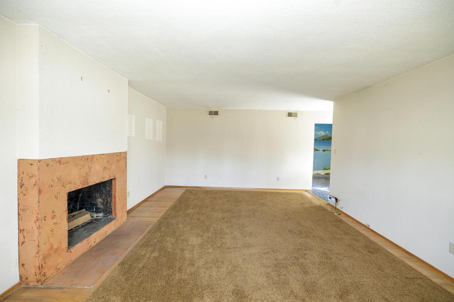 1305 Oakwood Dr, Modesto, CA 95350