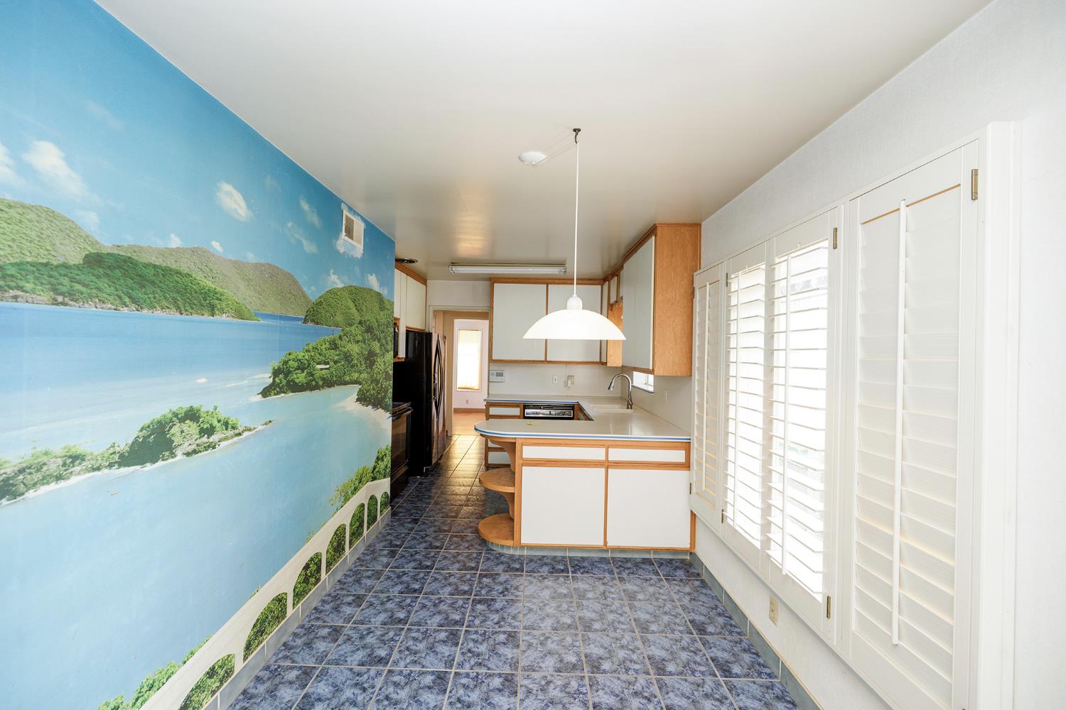 1305 Oakwood Dr, Modesto, CA 95350