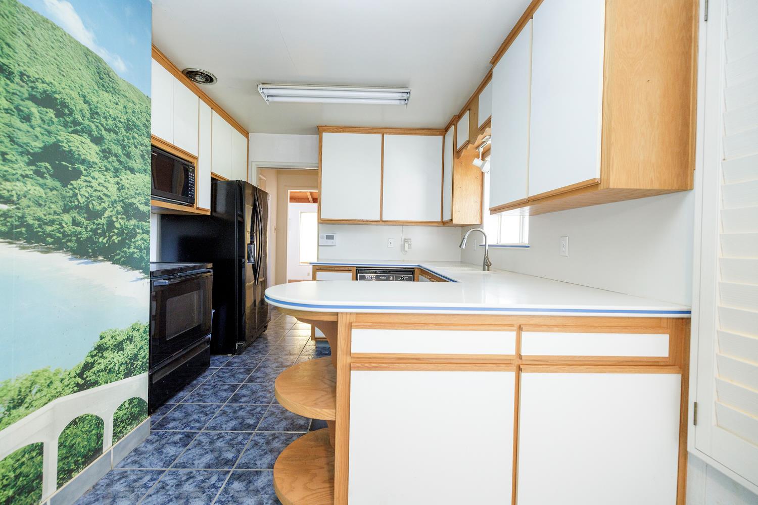 1305 Oakwood Dr, Modesto, CA 95350