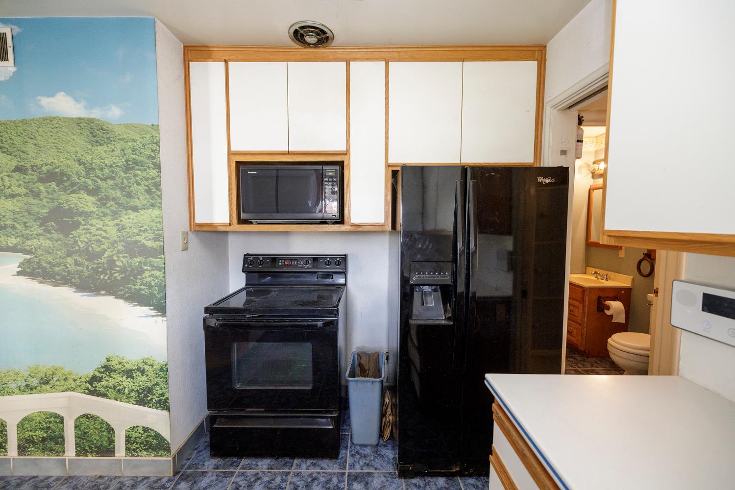 1305 Oakwood Dr, Modesto, CA 95350