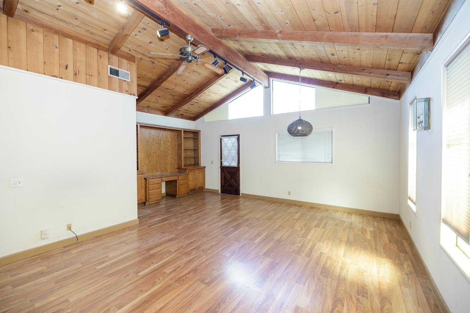 1305 Oakwood Dr, Modesto, CA 95350