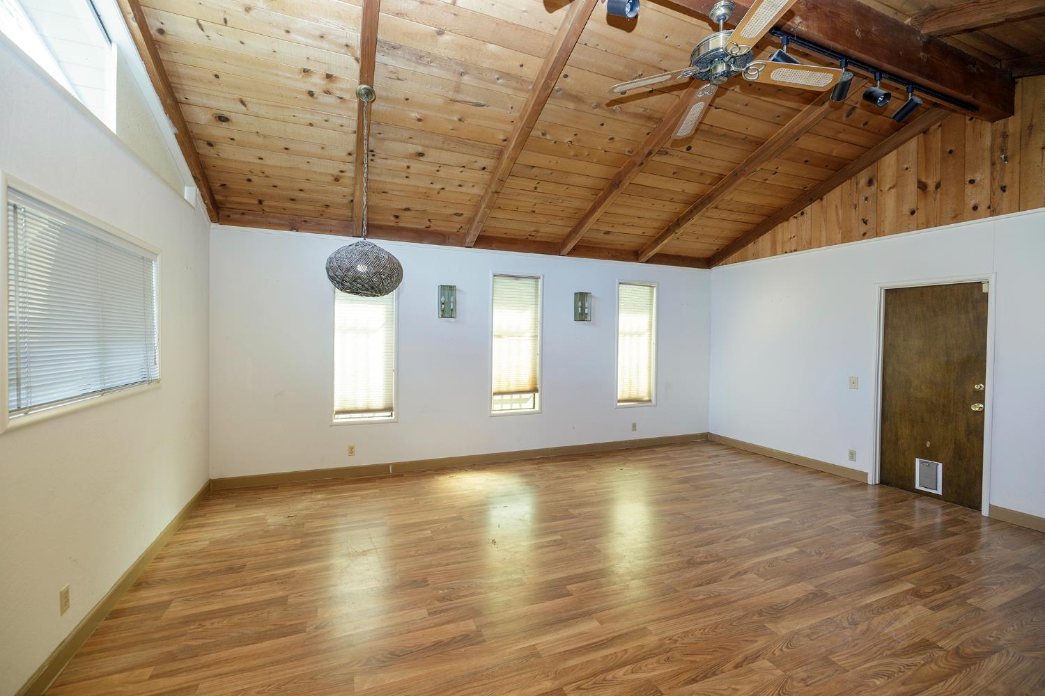 1305 Oakwood Dr, Modesto, CA 95350