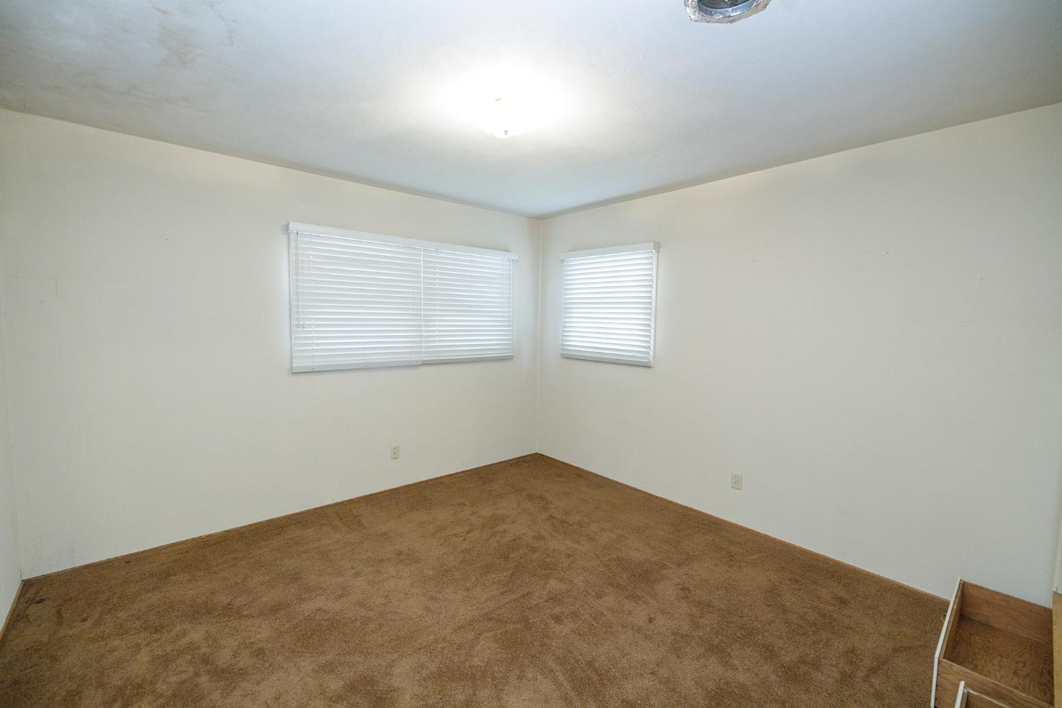 1305 Oakwood Dr, Modesto, CA 95350