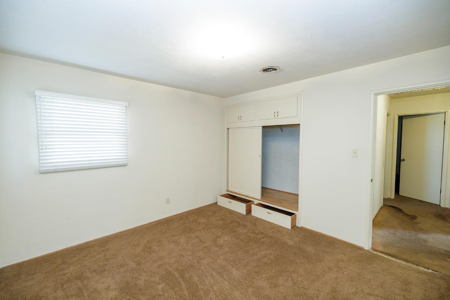 1305 Oakwood Dr, Modesto, CA 95350