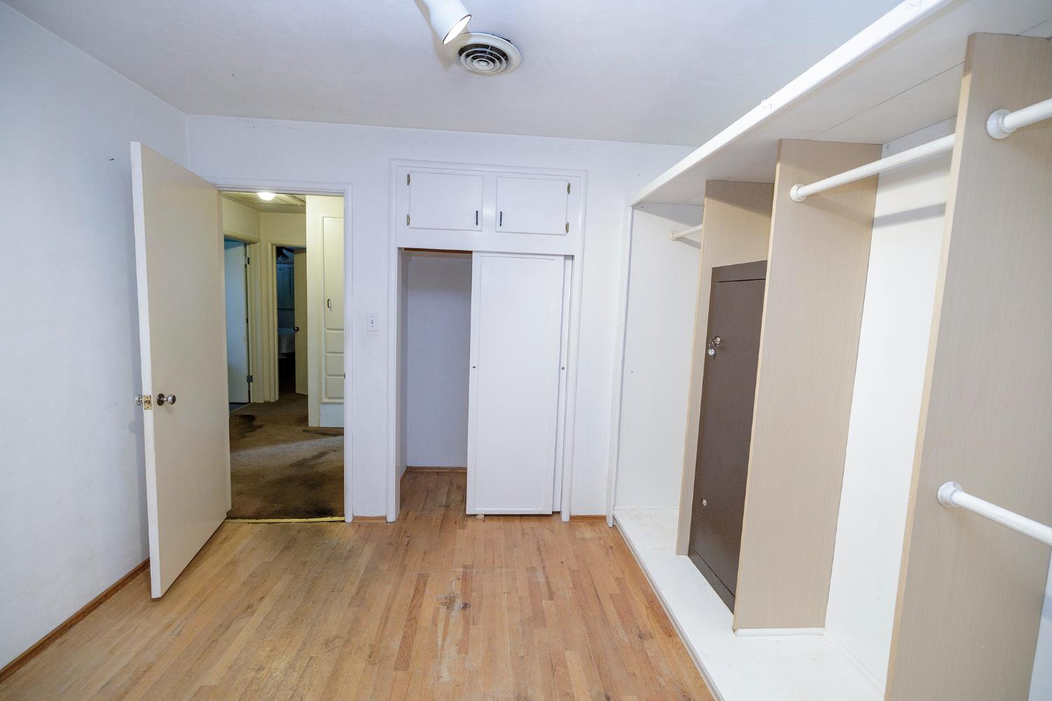 1305 Oakwood Dr, Modesto, CA 95350