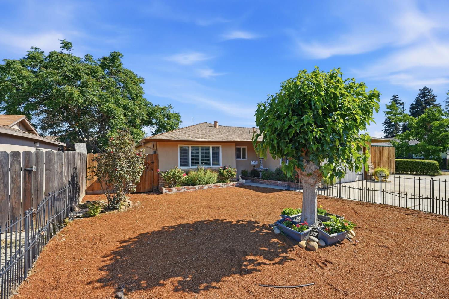 2433 Kildare Ln, Modesto, CA 95354