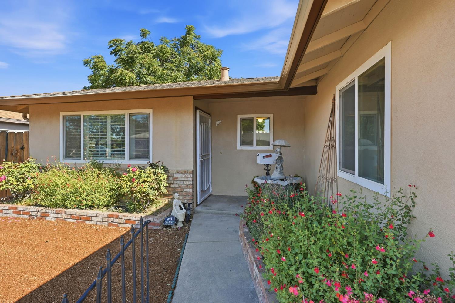2433 Kildare Ln, Modesto, CA 95354