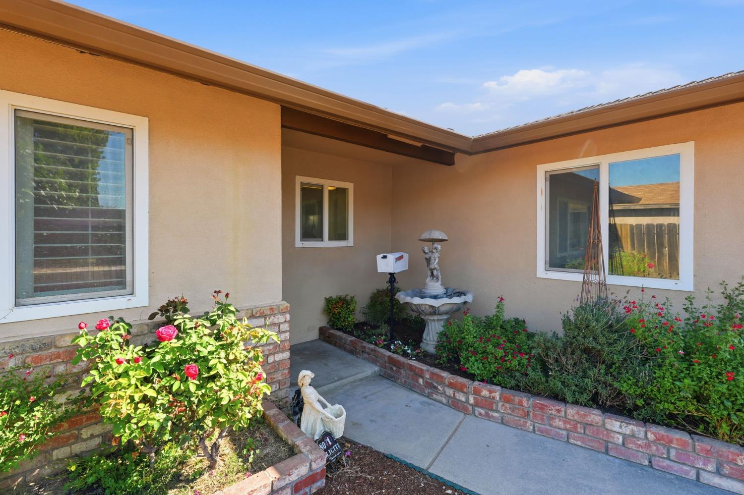 2433 Kildare Ln, Modesto, CA 95354