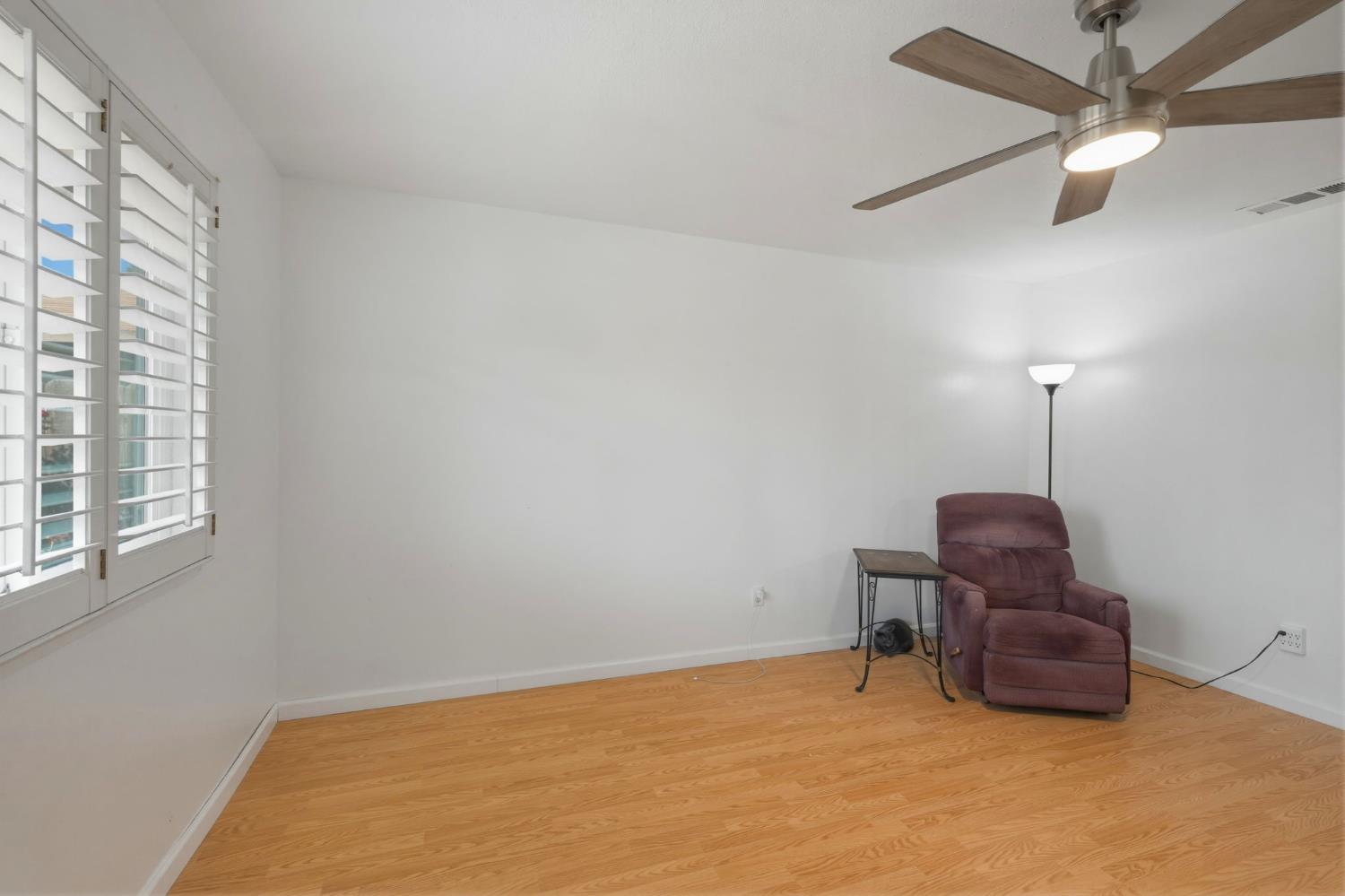2433 Kildare Ln, Modesto, CA 95354