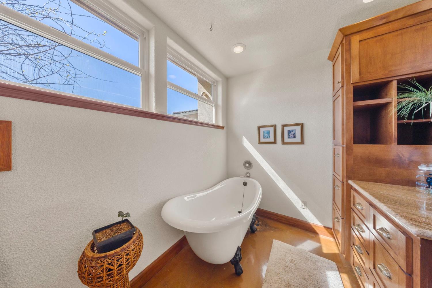 7484 Dusty Ln, Modesto, CA 95357