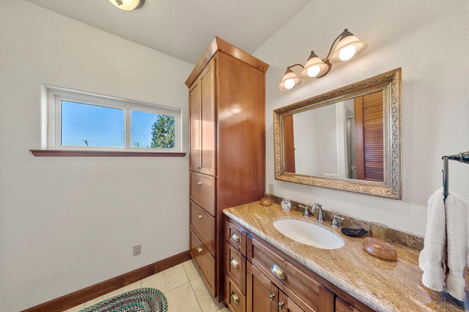 7484 Dusty Ln, Modesto, CA 95357