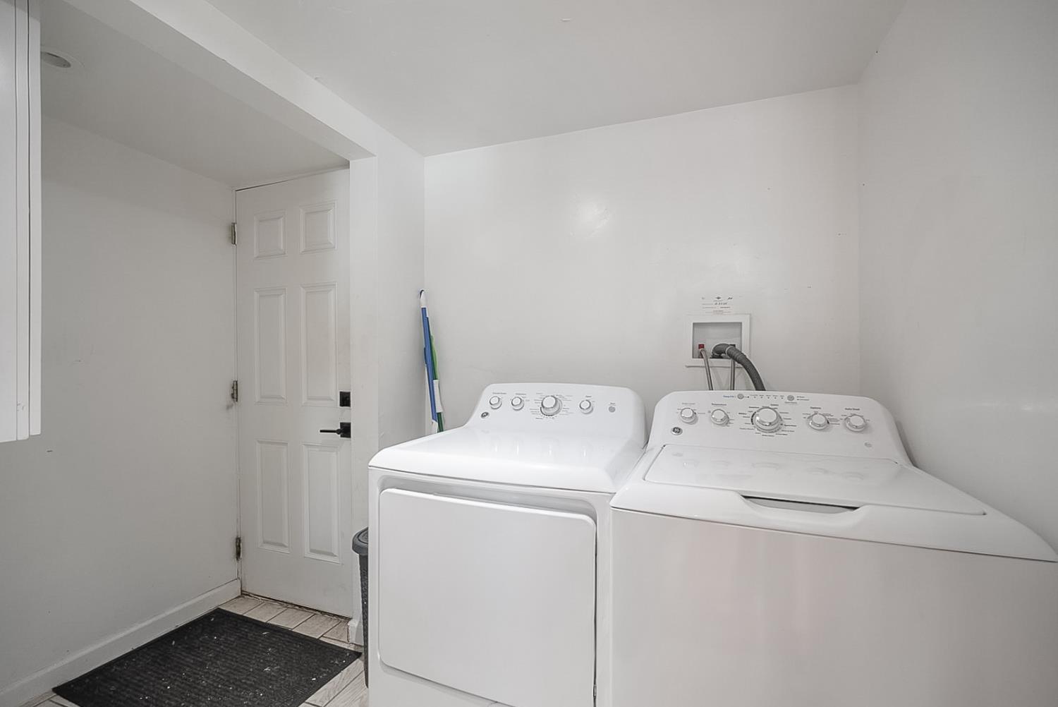 1005 Woodrow Ave, Modesto, CA 95350