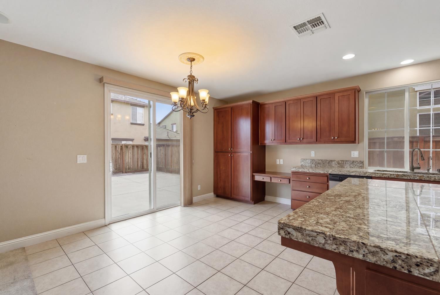 2153 Saddlebrook Way, Oakdale, CA 95361