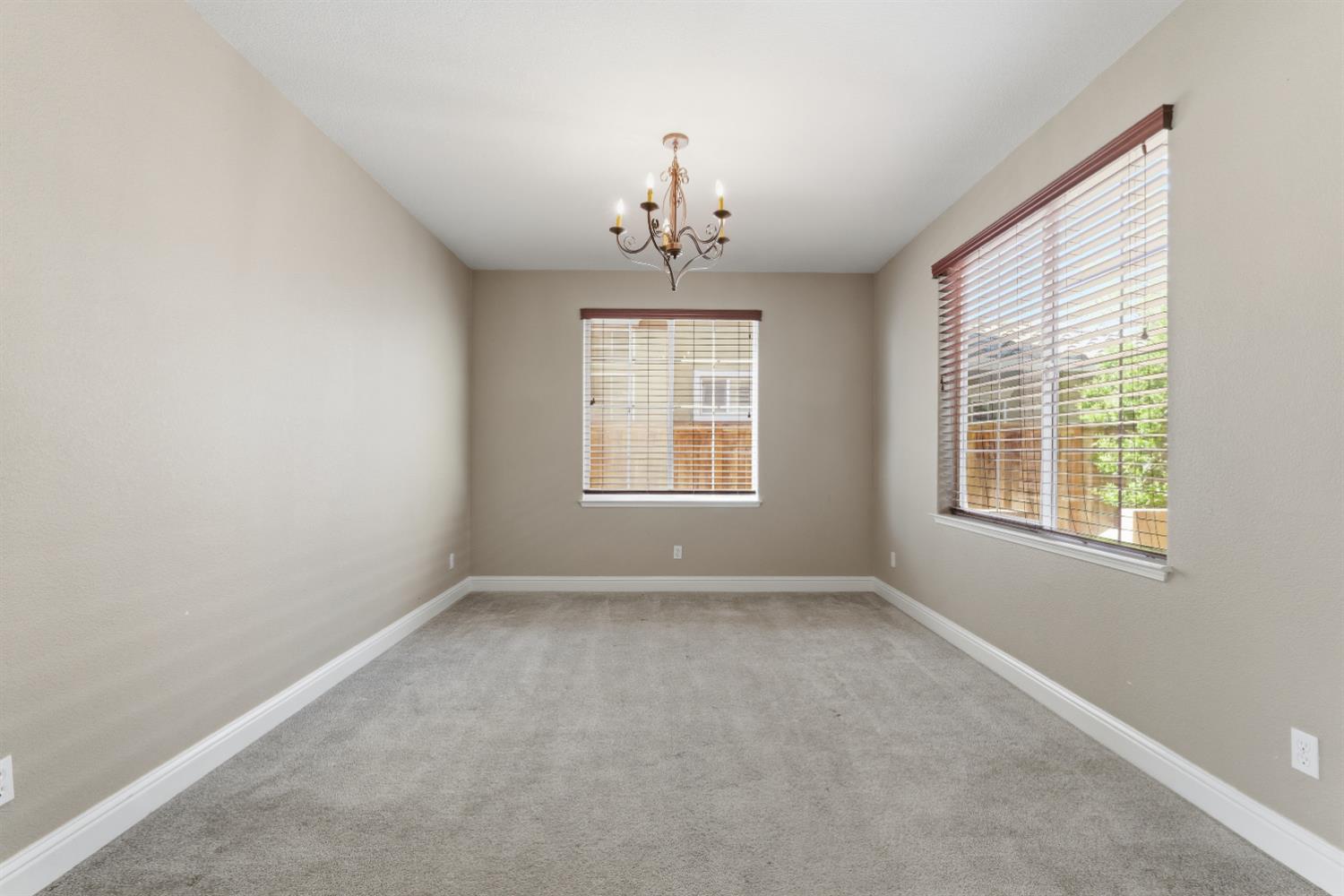 2153 Saddlebrook Way, Oakdale, CA 95361