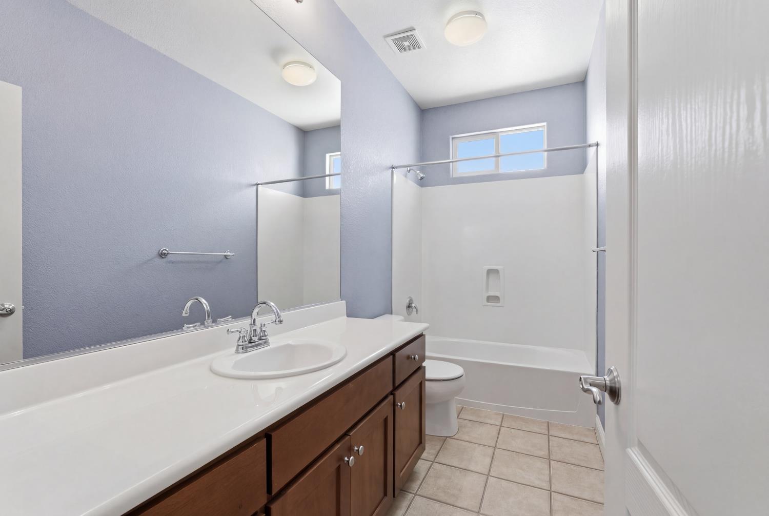 2153 Saddlebrook Way, Oakdale, CA 95361