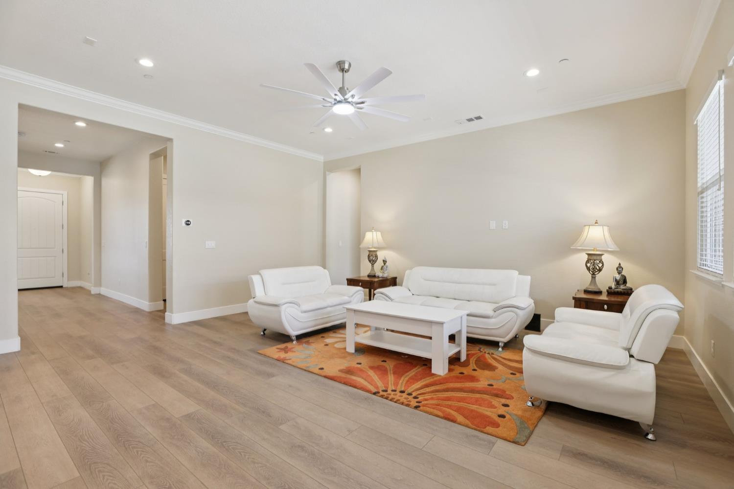 2464 Dilip Dr, Manteca, CA 95337