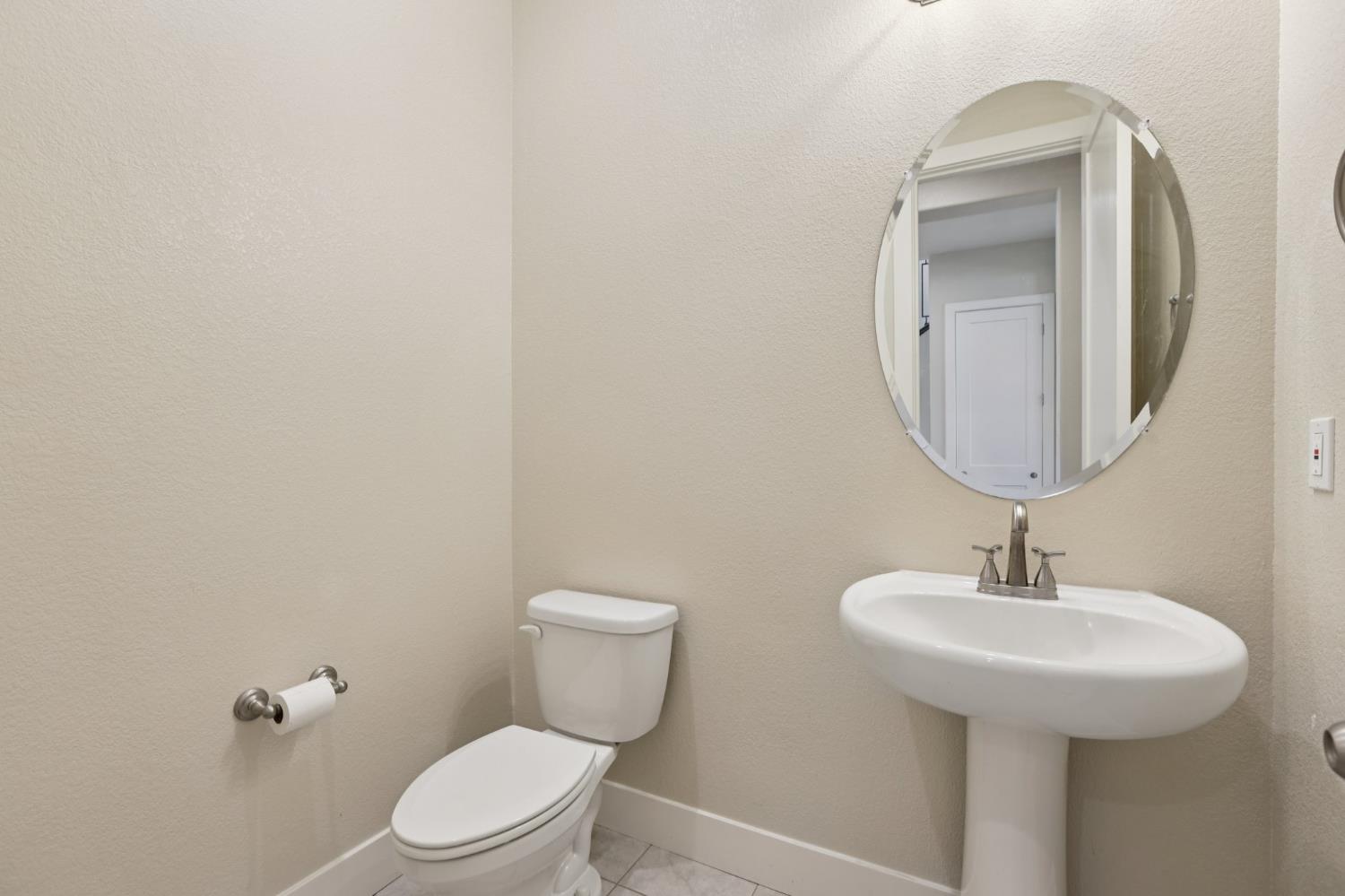 2464 Dilip Dr, Manteca, CA 95337