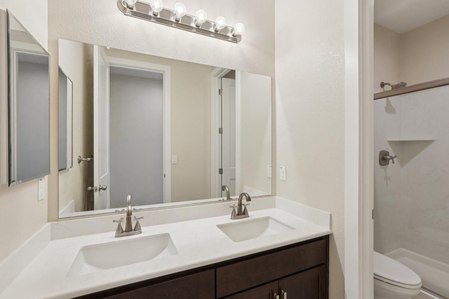 2464 Dilip Dr, Manteca, CA 95337