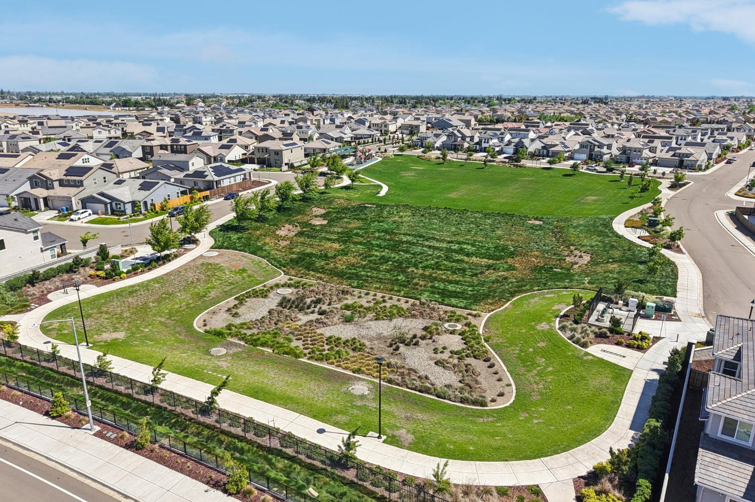 2464 Dilip Dr, Manteca, CA 95337