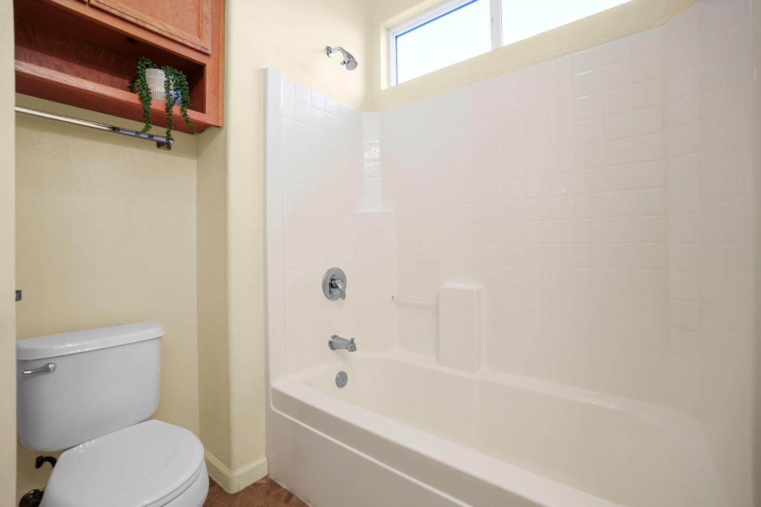 3231 Pocket Ave, Riverbank, CA 95367